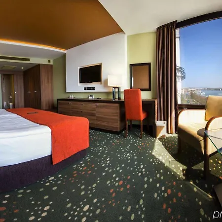 Boutique Victoria Hotel 4*