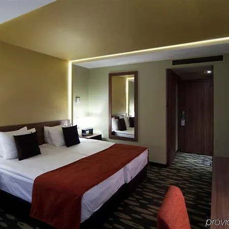 Boutique Victoria Hotel 4*